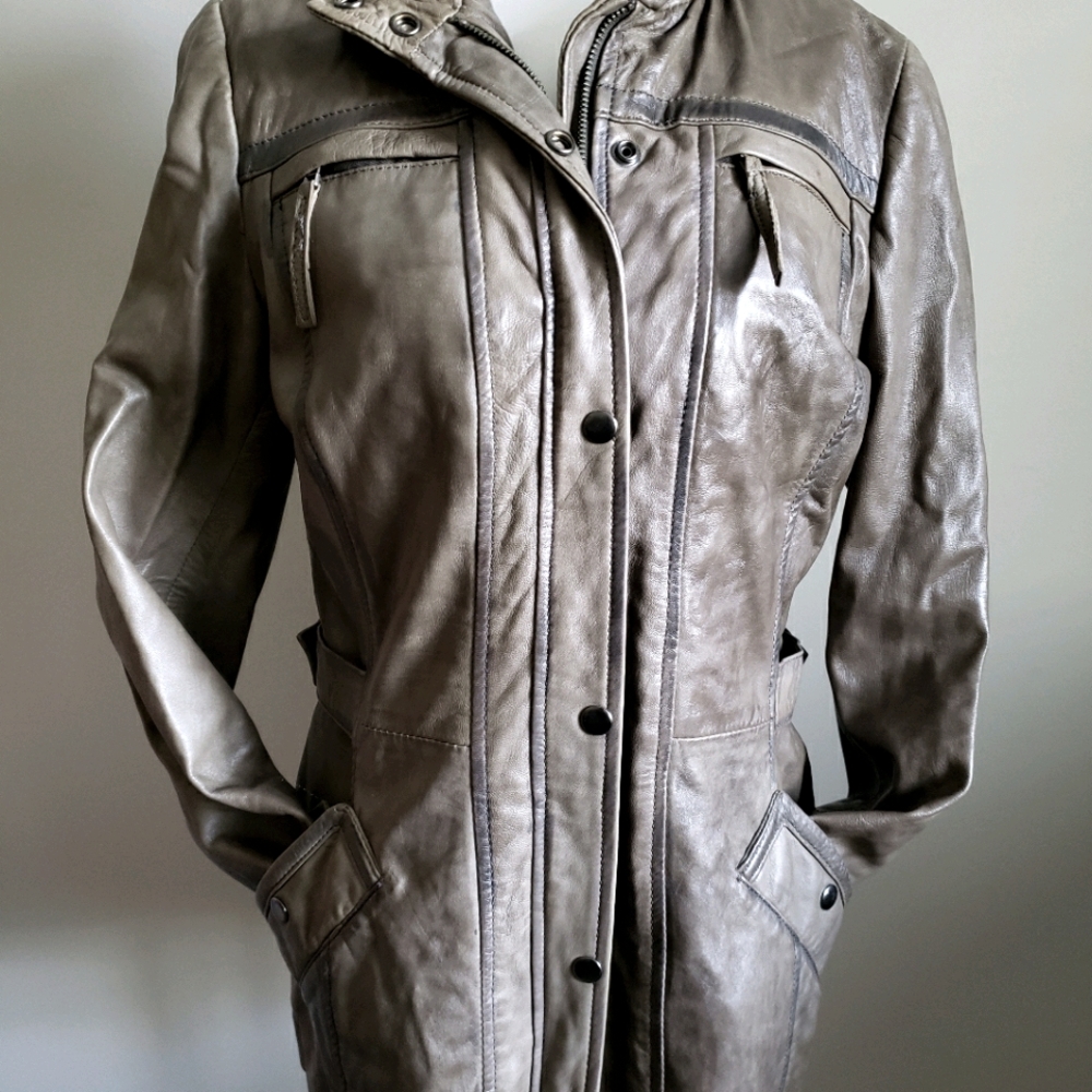 Leather jacket - Picture 2 of 7